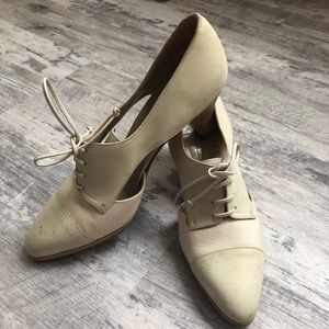 Salvatore Ferragamo • Vintage Leather Kitten Heels